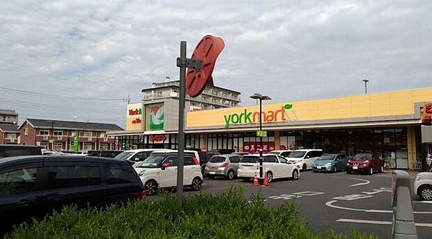 ヨークフーズ 六高台店(110m)