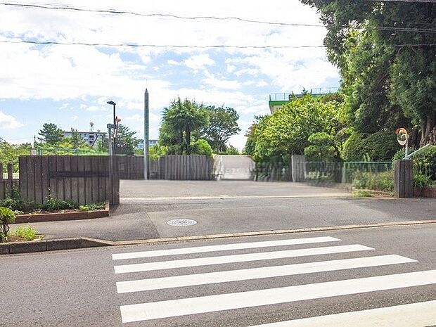 新山小学校(400m)