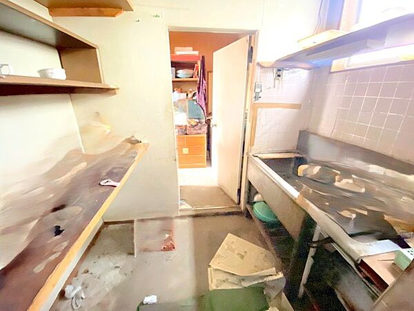 ～厨房付き居抜き店舗～ ・動線が考え抜かれた使いやすい厨房です。 ・すぐにでも営業できる”完成された厨房