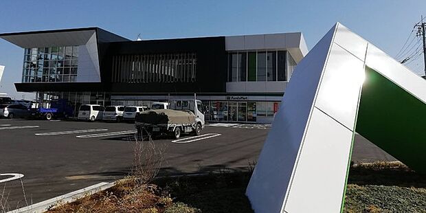 ファミリーマートグッドマンビジネスパーク店(890m)