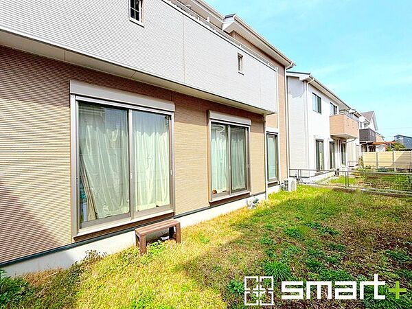～物置もございます～ ・お庭には物置もございますので、普段使わないかさばる物やお仕事道具などをご収納いただけます。 ・必要ない場合、撤去などについてもお気軽にご相談くださいませ。