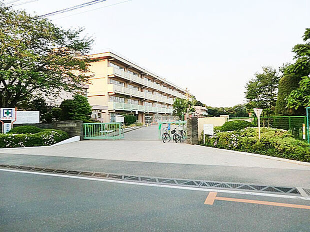 逆井小学校（960m）