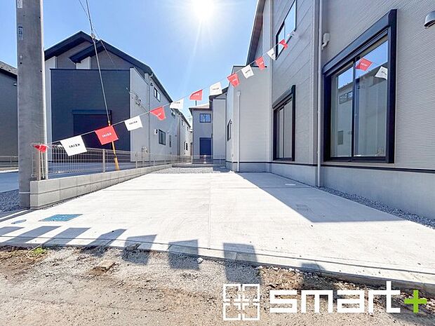 ~駐車場は2台分ご用意~ ・駐車場は2台分ございますので、車通勤の方や複数台お持ちの方にもお勧めのお住まいです。 ・カーポートなどのオプションもお気軽にご相談くださいませ。