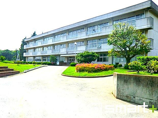 山崎小学校 (450m)