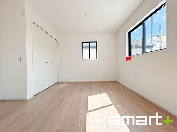 ～ウォークインクローゼットのあるお部屋～ ・人気のウォークインクローゼットをご用意。季節物や趣味の道具などもスッキリと収納が可能です。 ・最近流行りの収納術などもぜひご活用くださいませ。 