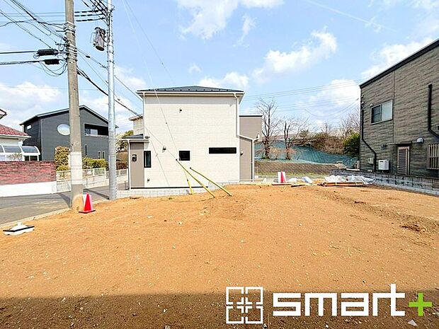 ～ご家族を守る「耐震等級3」～ ・住宅性能評価において「耐震等級3」を取得。地震に強い家であることが証明されております。 ・倒壊の恐れが低くなりますので、地震保険が半額になるメリットも。 