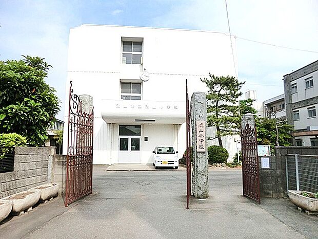 流山小学校(1300m)