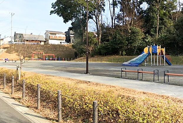 鰭ケ崎3号公園(200m)