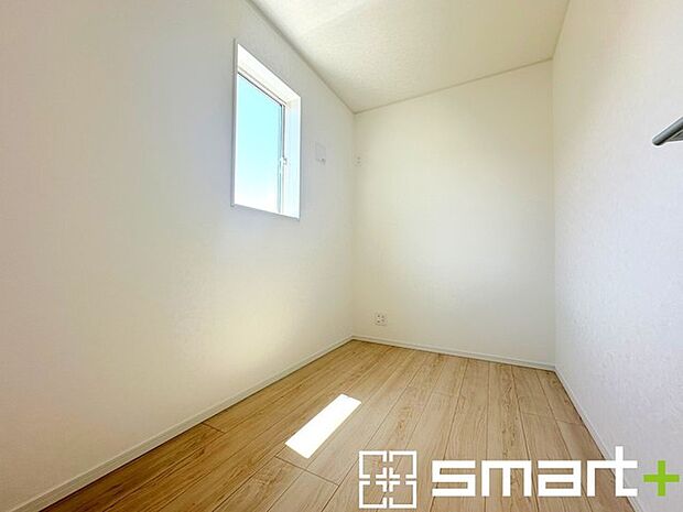 ~「テレワークルーム」のあるお住まい~ ・あると嬉しい「テレワークルーム」をご用意。 ・もちろんお子様の勉強部屋、追加の収納としてのご利用も可能です。