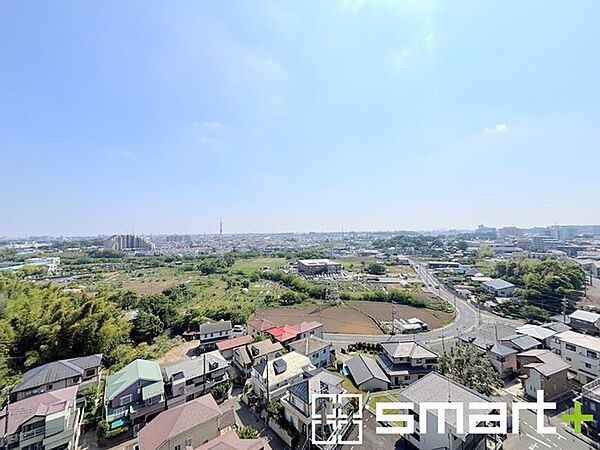 視界を遮るもののない開放的な眺望が、日々の暮らしに心地よいゆとりと広がりをもたらしてくれます