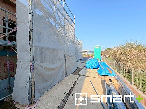 ~ご家族を守る「耐震等級3」~ ・住宅性能評価において「耐震等級3」を取得。地震に強い家であることが証明されております。 ・倒壊の恐れが低くなりますので、地震保険が半額になるメリットも。