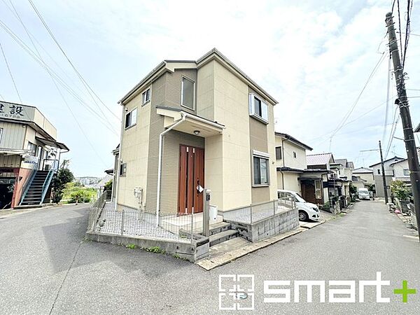 ～開放感ある角地のお住まい～ ・2方向が空く事で開放感のある角地に位置しております。 ・窮屈な感じが無く、ゆったりと暮らせるこの魅力をぜひ現地でご体感くださいませ。