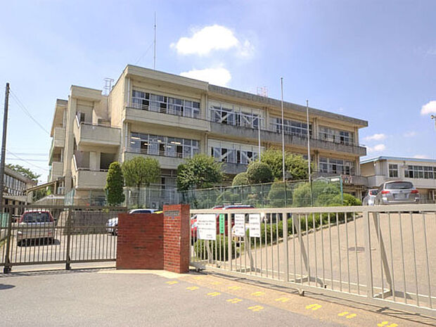 土小学校(850m)