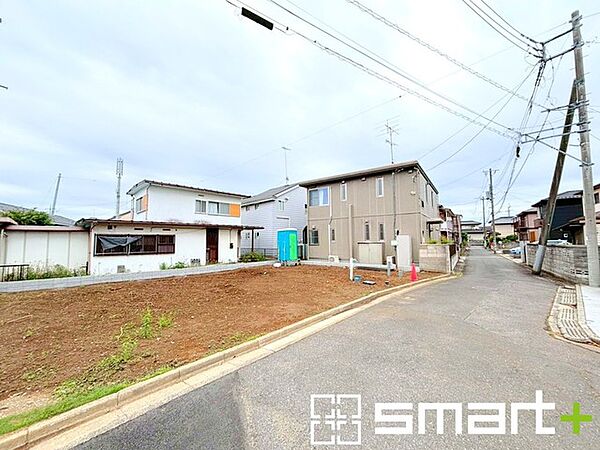 ～十分な広さのある前面道路～ ・前面道路は約4.1ｍございますので、お車でのすれ違いも可能で余計なストレスがかかりません。 ・日々お車での移動が多い方には大切なポイントですね。