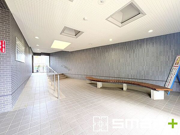 ～管理の行き届いたエントランス～ ・お住まいの「顔」でもあるエントランス。管理会社の方でしっかりと管理されております。 ・ぜひ現地でご体感くださいませ。