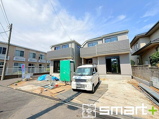 ~十分な広さのある前面道路~ ・前面道路は約4mございますので、お車でのすれ違いも可能で余計なストレスがかかりません。 ・日々お車での移動が多い方には大切なポイントですね。