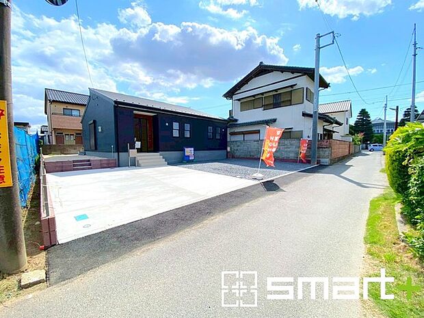 ~モダンな印象を与える外観~ ・シックな色彩の2トーンカラーを採用する事でモダンでお洒落な印象の外観となっております。 ・毎日家に帰ってくることが誇らしくなる高級感のある仕様。