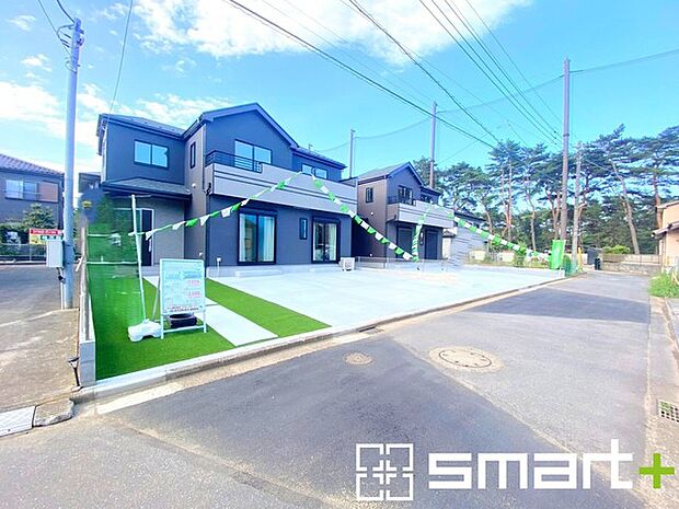~閑静な住宅街の立地~ ・周辺は閑静な住宅街となっておりますので、静かな暮らしをご実現いただけます。 ・前面道路の交通量も多くないので、小さなお子様がいるご家庭でもご安心ですね。