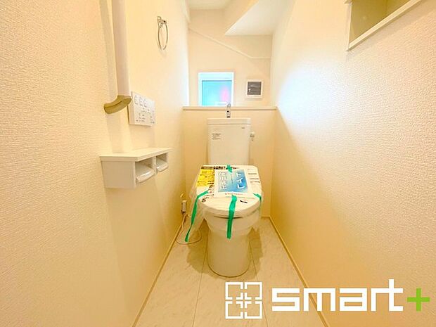 ~やはり便利なタンク式トイレ~ ・最近はタンクレストイレもございますが、タンク式の場合は停電時もお水を流すことが可能。 ・故障時なども比較的費用が安くなるなど、メリットが多くなります。