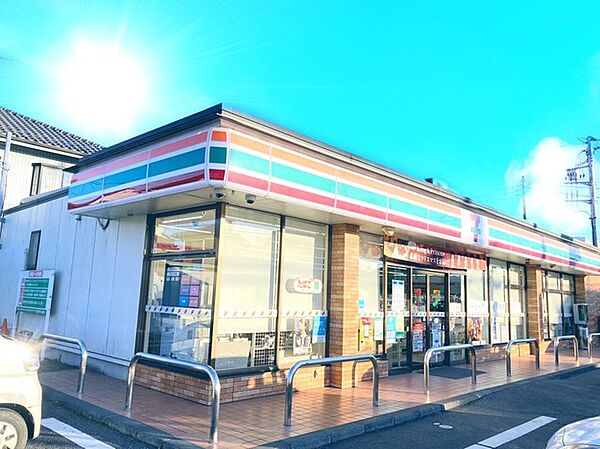 セブンイレブン牛久さくら台店（489m）