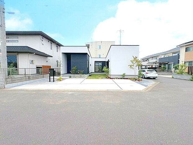 ~資金計画もお任せください~ ・ご見学はもちろん、住宅ローンなど資金面のご相談だけでもお気軽にどうぞ。 ・プロのアドバイザーがお客様にとって最適なプランをご提案させていただきます。