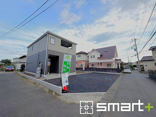 ~駐車場は2台分ご用意~ ・駐車場は2台分ございますので、車通勤の方や複数台お持ちの方にもお勧めのお住まいです。 ・カーポートなどのオプションもお気軽にご相談くださいませ。