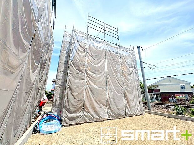 ~風にも強い強靭な建物~ ・住宅性能評価において「耐風等級2」を取得。 ・大型の台風など暴風にも耐える、強靭な建物となっております。