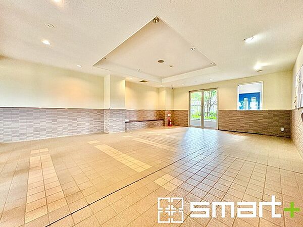 ～管理の行き届いたエントランス～ ・お住まいの「顔」でもあるエントランス。管理会社の方でしっかりと管理されております。 ・ぜひ現地でご体感くださいませ。