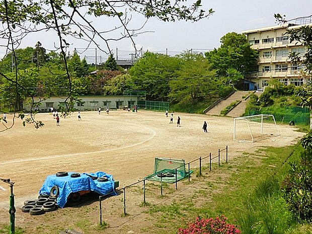 久寺家中学校(810m)