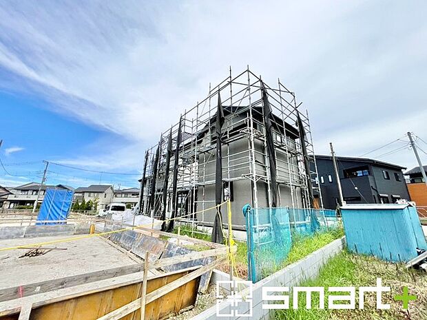 ～ご家族を守る「耐震等級3」～ ・住宅性能評価において「耐震等級3」を取得。地震に強い家であることが証明されております。 ・倒壊の恐れが低くなりますので、地震保険が半額になるメリットも。 