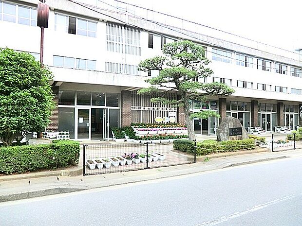 土浦小学校(600m)