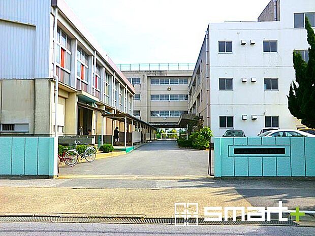 新松戸南中学校(650m)