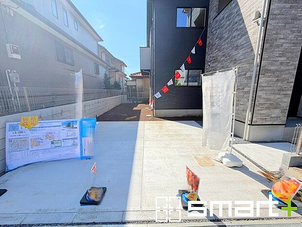 ~駐車場は2台分ご用意~ ・駐車場は2台分ございますので、車通勤の方や複数台お持ちの方にもお勧めのお住まいです。 ・カーポートなどのオプションもお気軽にご相談くださいませ。