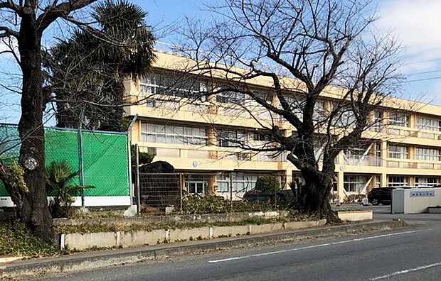 伊奈東小学校（2100m）