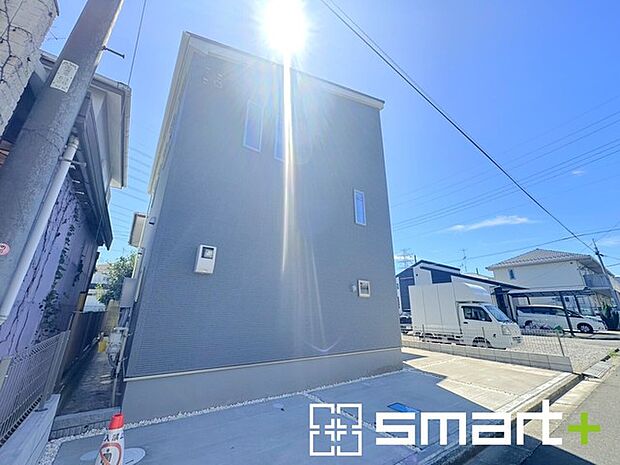 ~ご家族を守る「耐震等級3」~ ・住宅性能評価において「耐震等級3」を取得。地震に強い家であることが証明されております。 ・倒壊の恐れが低くなりますので、地震保険が半額になるメリットも。