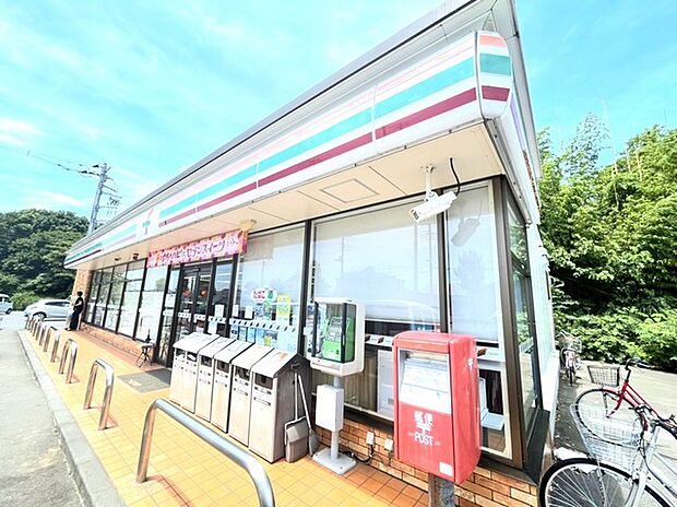 セブンイレブン牛久刈谷団地入口店(690m)