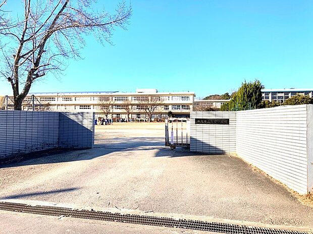 向台小学校(830m)