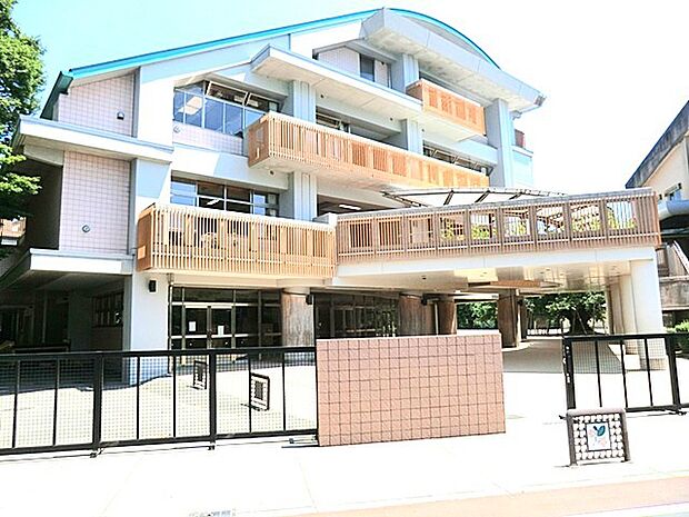 真鍋小学校(600m)