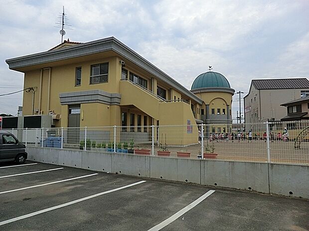 童話館保育園(500m)