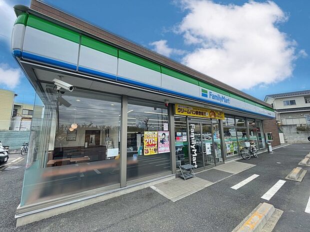 ファミリーマート 土浦木田余西台店(100m)