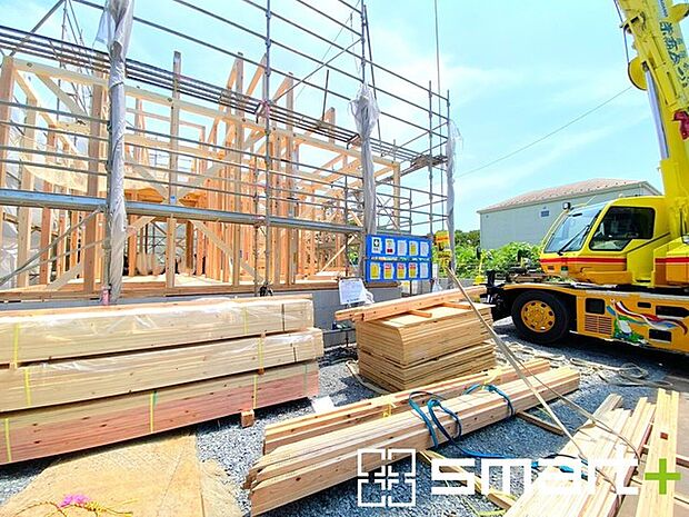 ~ご家族を守る「耐震等級3」~ ・住宅性能評価において「耐震等級3」を取得。地震に強い家であることが証明されております。 ・倒壊の恐れが低くなりますので、地震保険が半額になるメリットも。