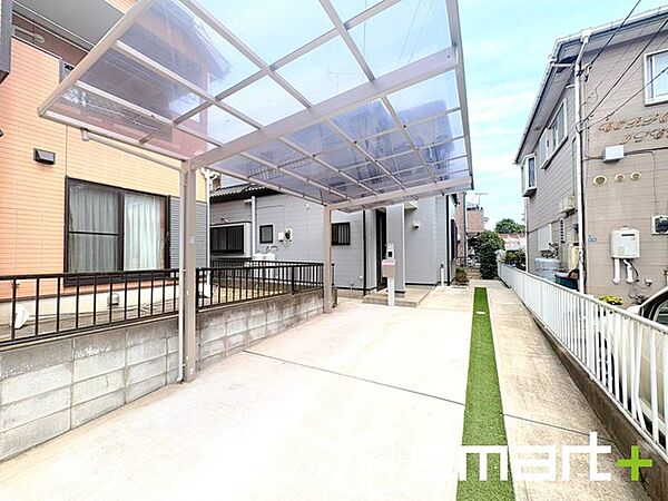 ～ゆとりあるカースペース～ ・セカンドカーや来客時にも困らないカースペース2台分。物置や駐輪スペースなどにも利用できますね。 ・カーポートなどのオプションもお気軽にご相談くださいませ。