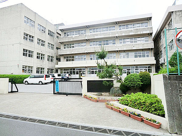 六実中学校（1300m）