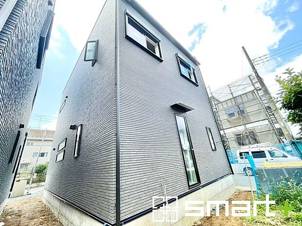 ~ご家族を守る「耐震等級3」~ ・住宅性能評価において「耐震等級3」を取得。地震に強い家であることが証明されております。 ・倒壊の恐れが低くなりますので、地震保険が半額になるメリットも。