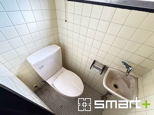～リフォームもお任せください～ ・トイレなど水回りのリフォームもお任せくださいませ。 ・床面のクッションフロア変更も可能ですのでお気軽にお任せください。