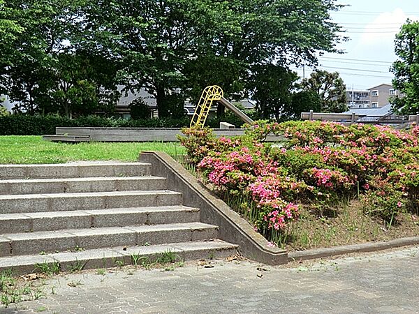 駅東はなとふれあい公園（400m）