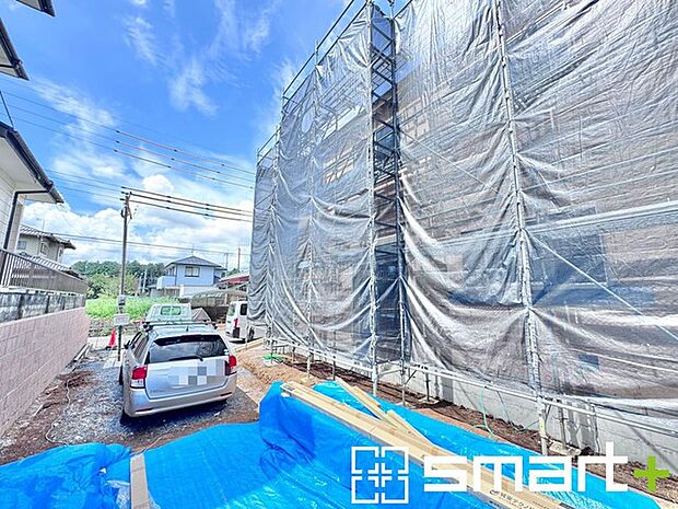 ～ご家族を守る「耐震等級3」～ ・住宅性能評価において「耐震等級3」を取得。地震に強い家であることが証明されております。 ・倒壊の恐れが低くなりますので、地震保険が半額になるメリットも。 