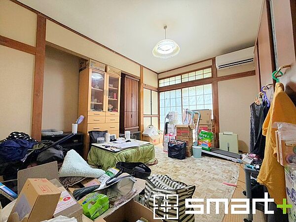 ～「和みの部屋」和室をご用意～ ・ゴロンと寝転がったり、お子様のいるご家庭ではお子様を寝かしつけたり、などご活用いただける和室をご用意。 ・やはり畳の香りは心が落ち着きますね。