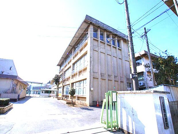東小学校(1300m)