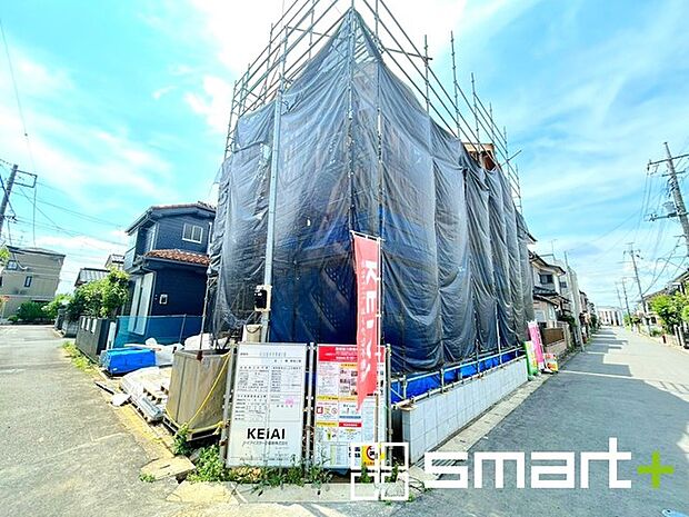 ~開放感ある角地のお住まい~ ・2方向が空く事で開放感のある角地に位置しております。 ・窮屈な感じが無く、ゆったりと暮らせるこの魅力をぜひ現地でご体感くださいませ。